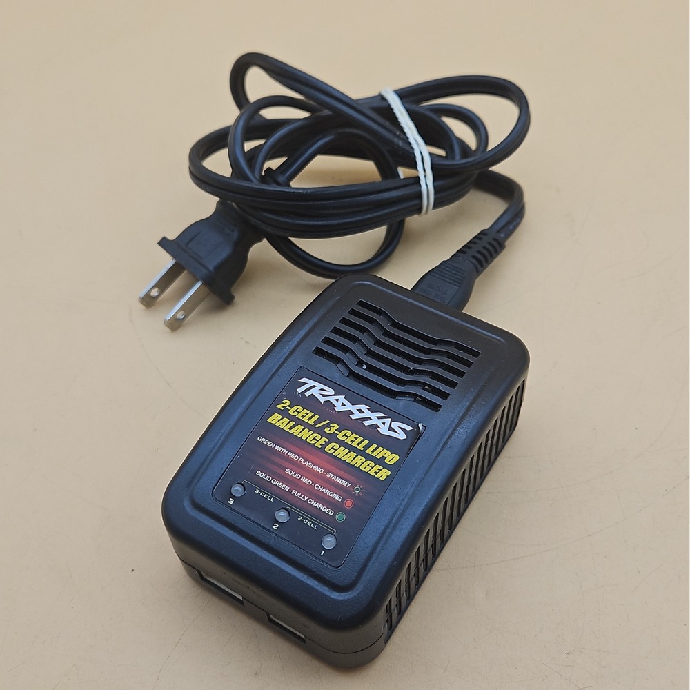 Traxxas 2-Cell/3-Cell LIPO Balance Charger 800mA 110-240V